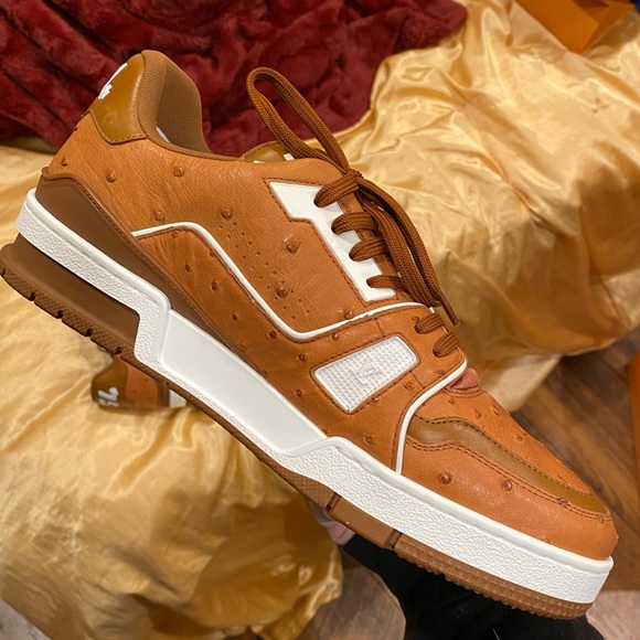 Louis Vuitton Trainer in Ostrich material. - Picture 6 of 8
